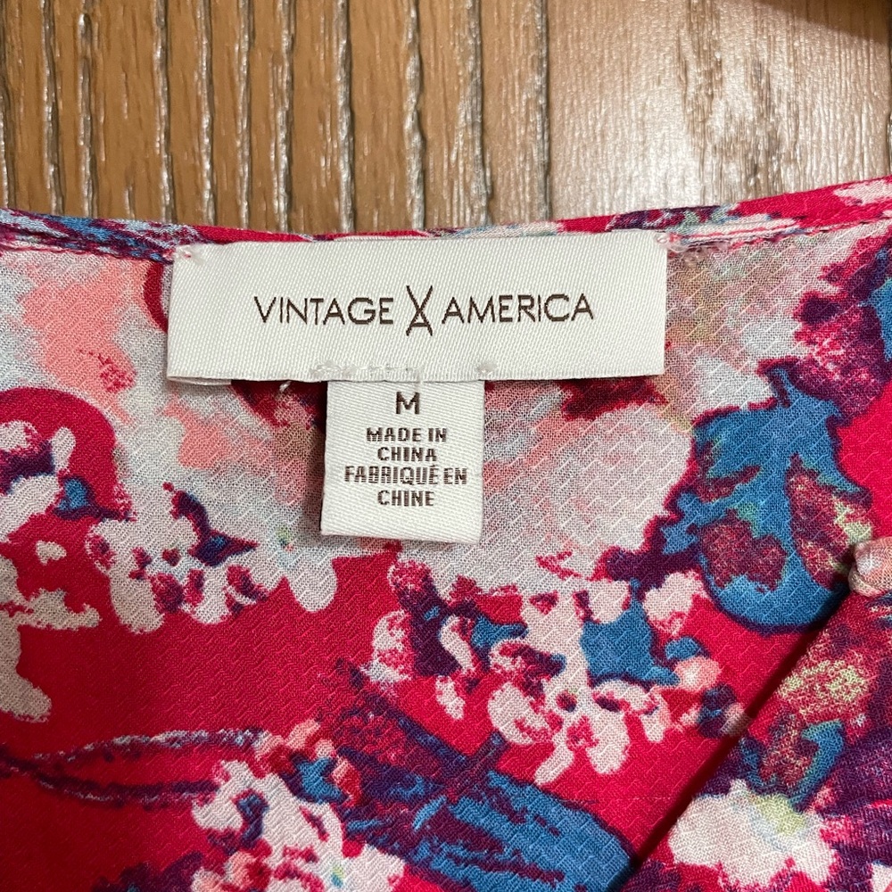 Vintage America Floral Blouse in Red and Blue with a V Neck - Picture 4 of 6